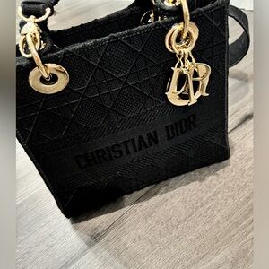 Authentic Christian Dior Medium D Lite Lady Dior Bag